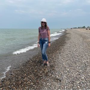 Meet your Posher, Posh